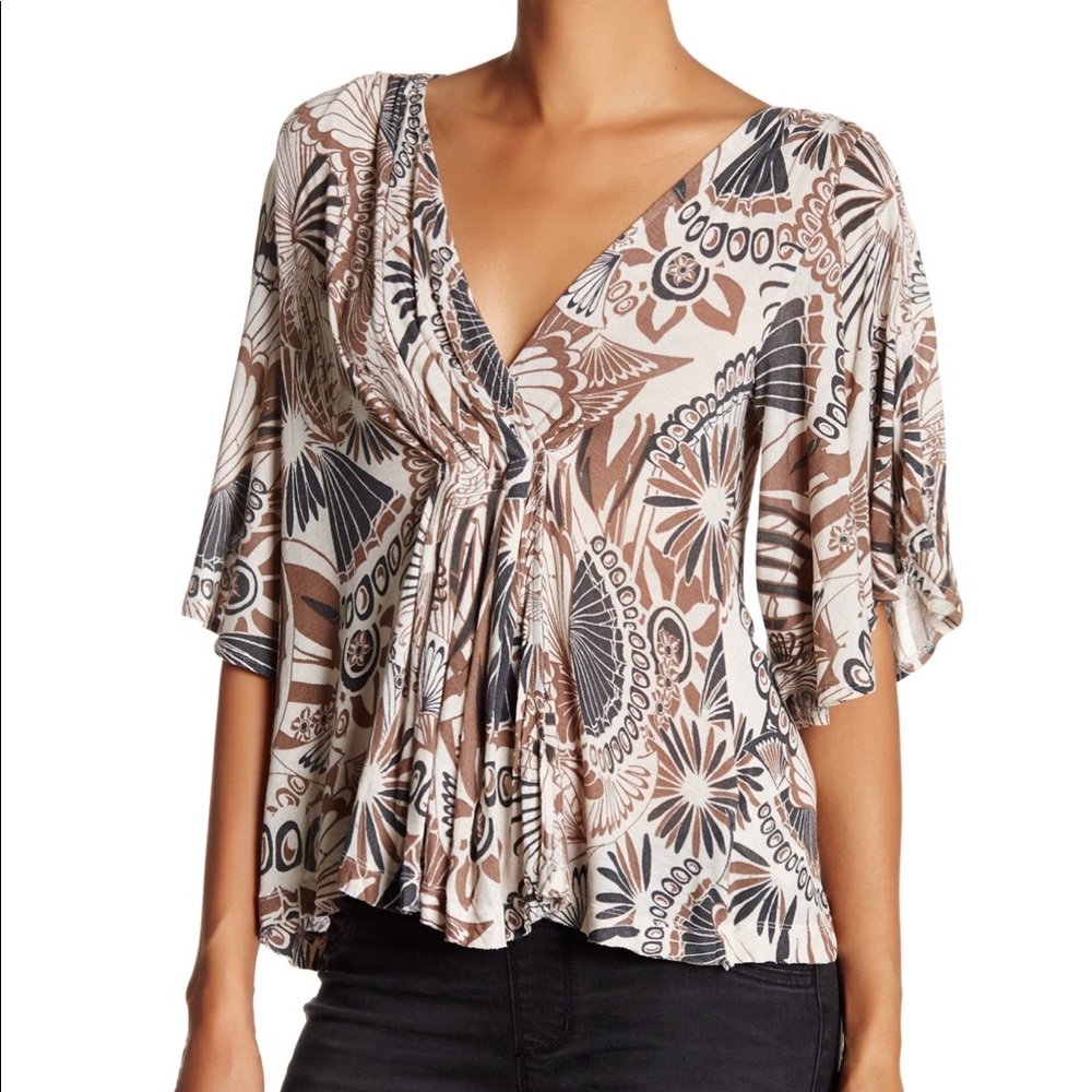 NWT Free people boho vneck top “amour” in ivory!